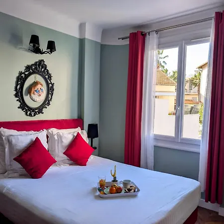 Hotel Mademoiselle Juan-les-Pins Esterno foto