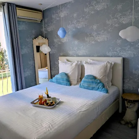 Hotel Mademoiselle Juan-les-Pins Esterno foto