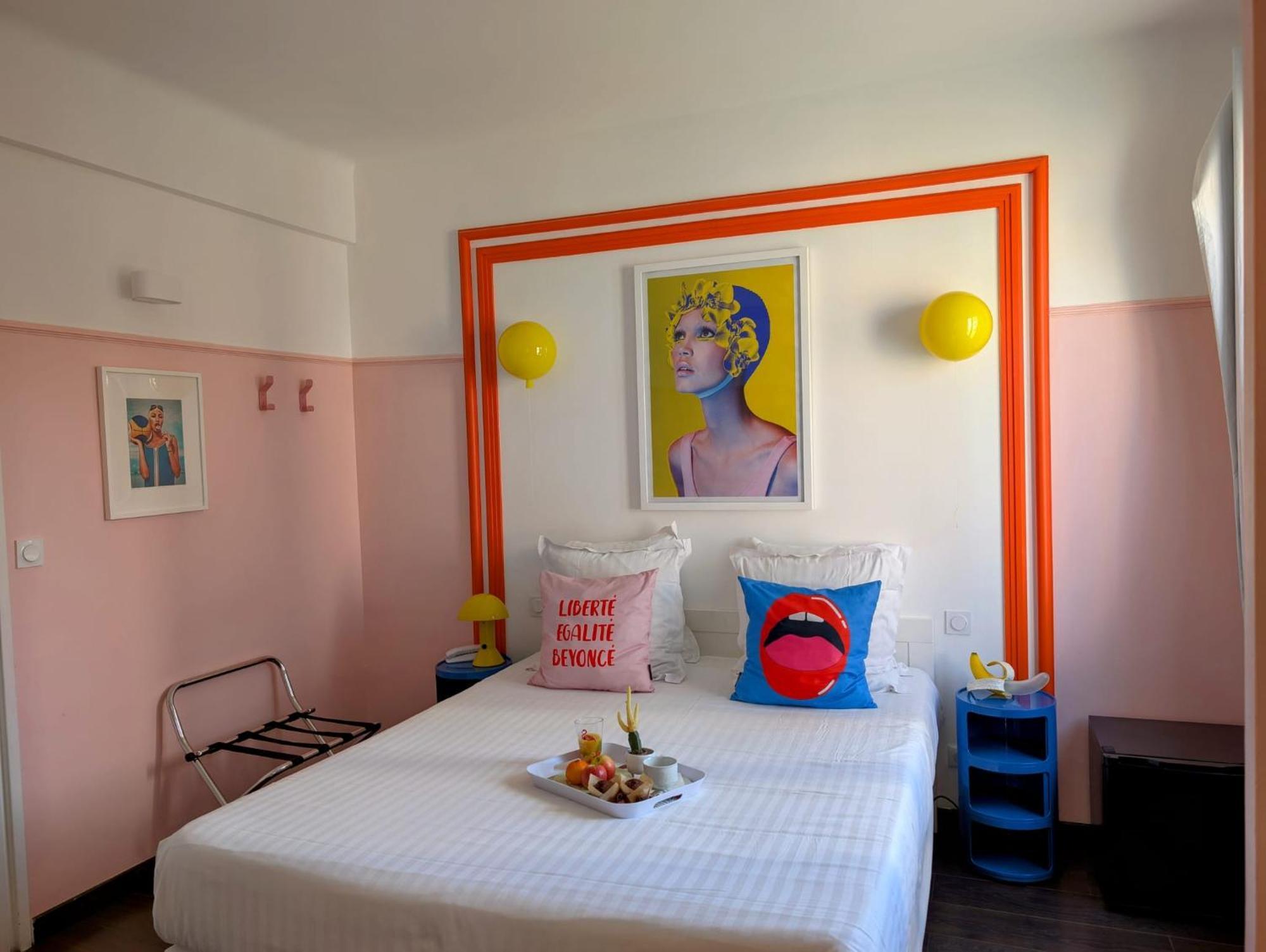 Mademoiselle Hotel