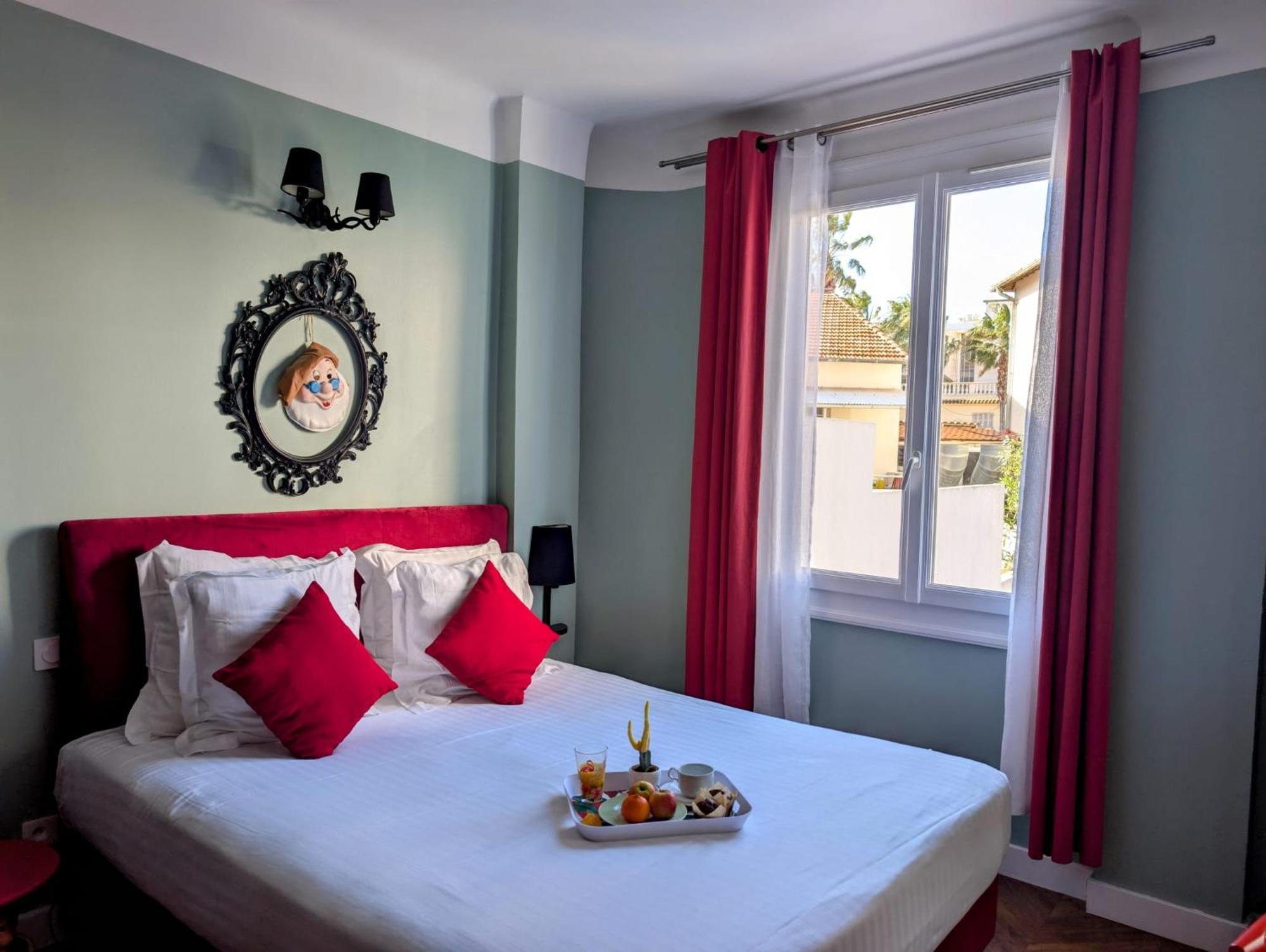 Mademoiselle Hotel 4*