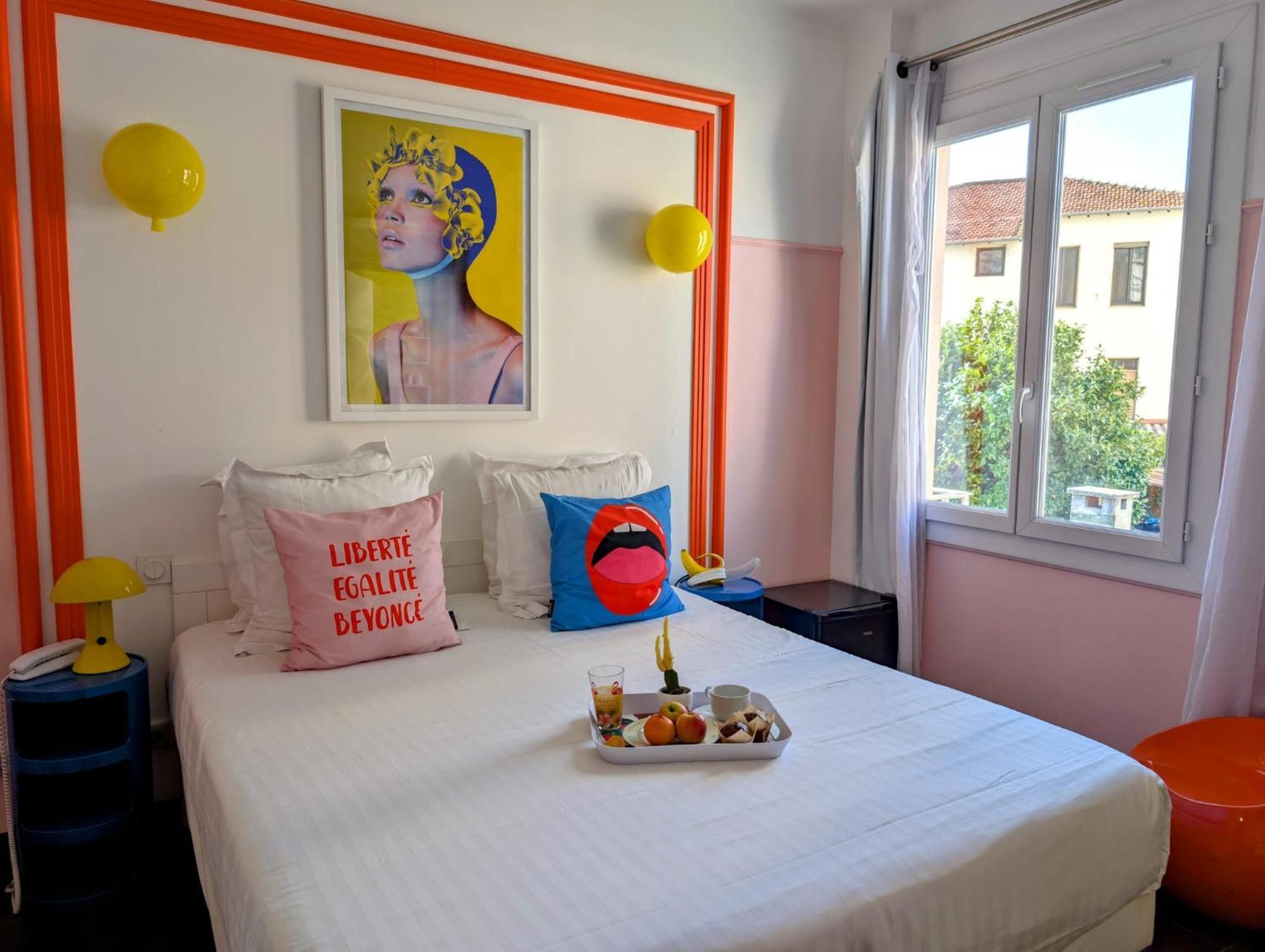 Mademoiselle Juan-les-Pins