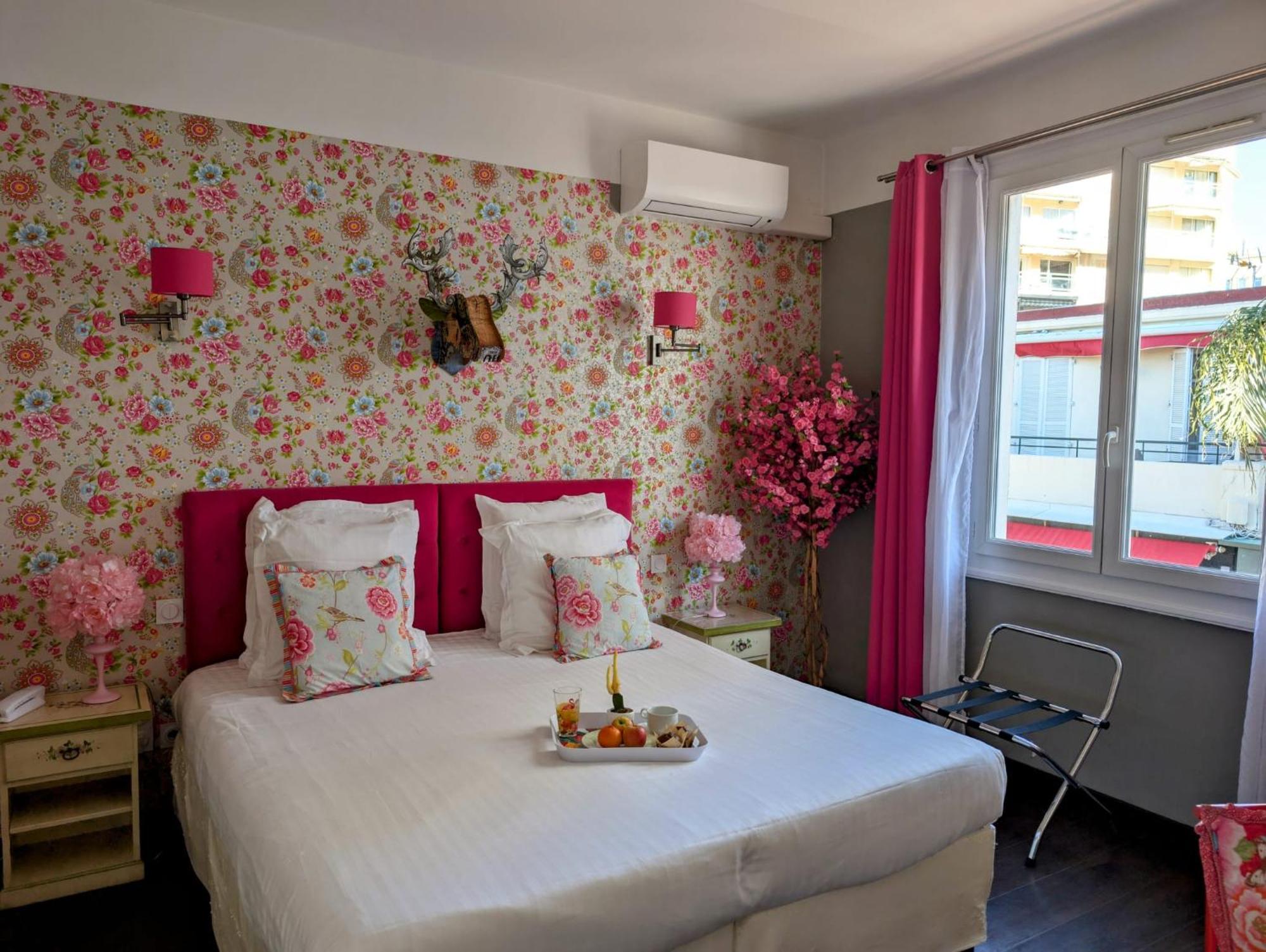 Hotel Mademoiselle 4*