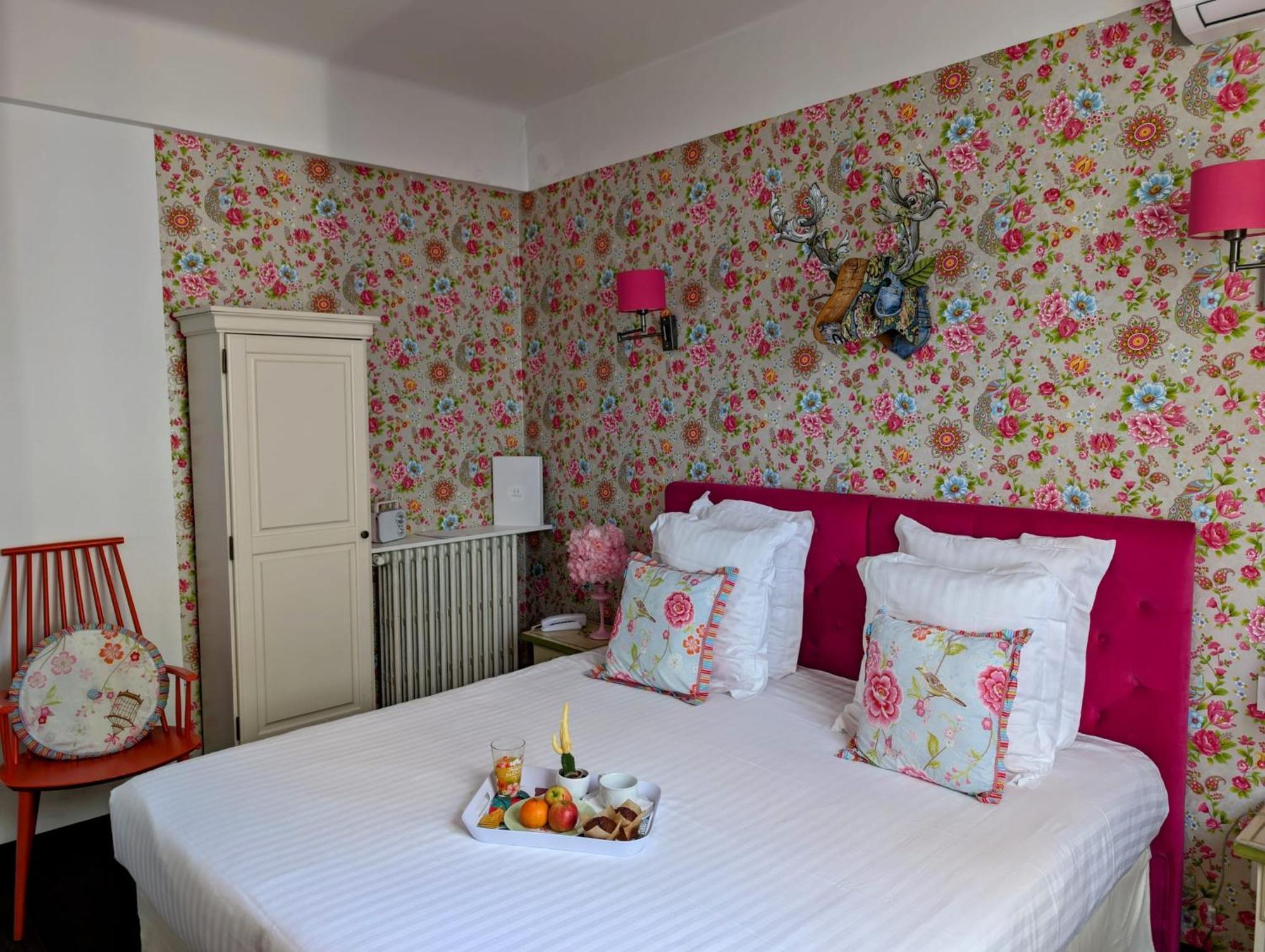Mademoiselle Hotel 4*