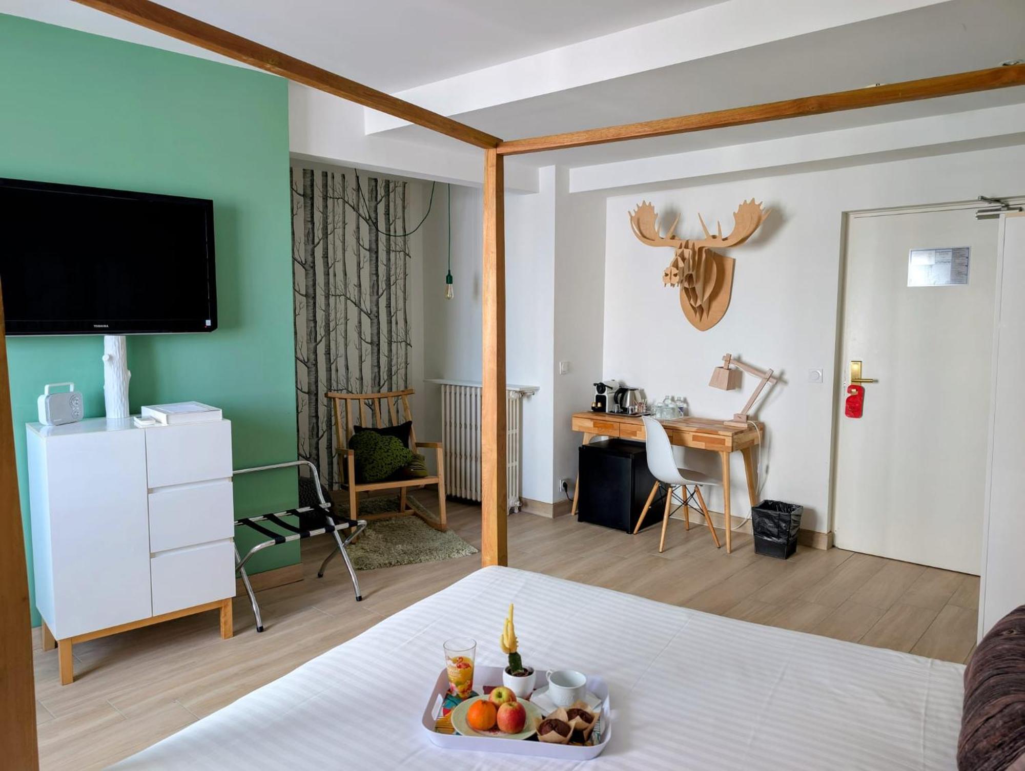 Mademoiselle Hotel